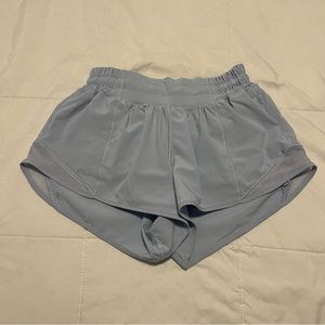 Lululemon Hotty Hot Low-Rise Lined Short 2.5”